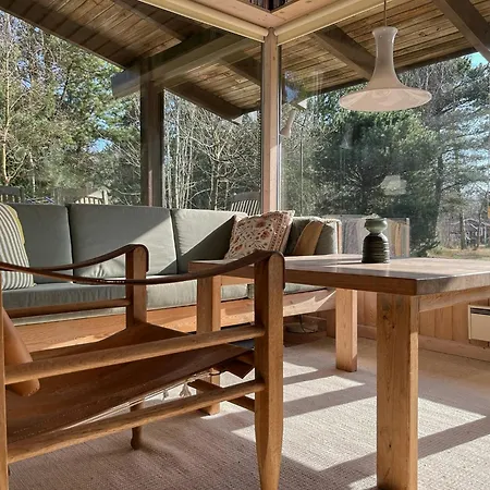 Enjoy The Atmosphere In Wooden Summer House By The Bay *